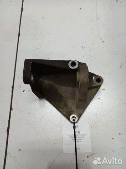 Nissan Almera (B10) кронштейн гидроусилителя