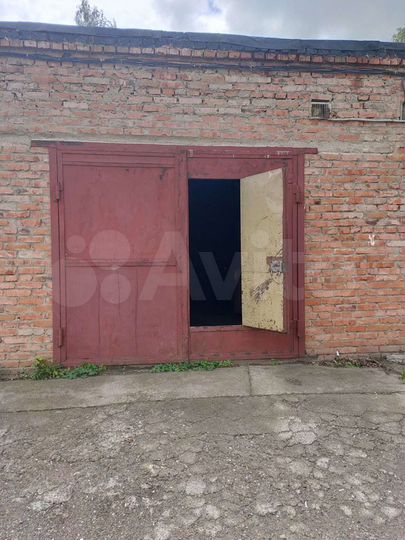 Гараж, > 30 м²