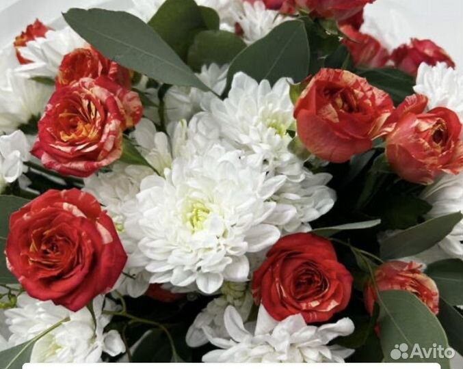 Букет розы с хризантемами