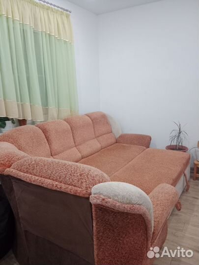 Большой угловой диван