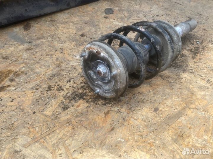 Стойка подвески передняя правая Bmw 7 седан 4.4