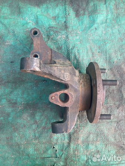 Кулак поворотный передний правый Hyundai Elantra