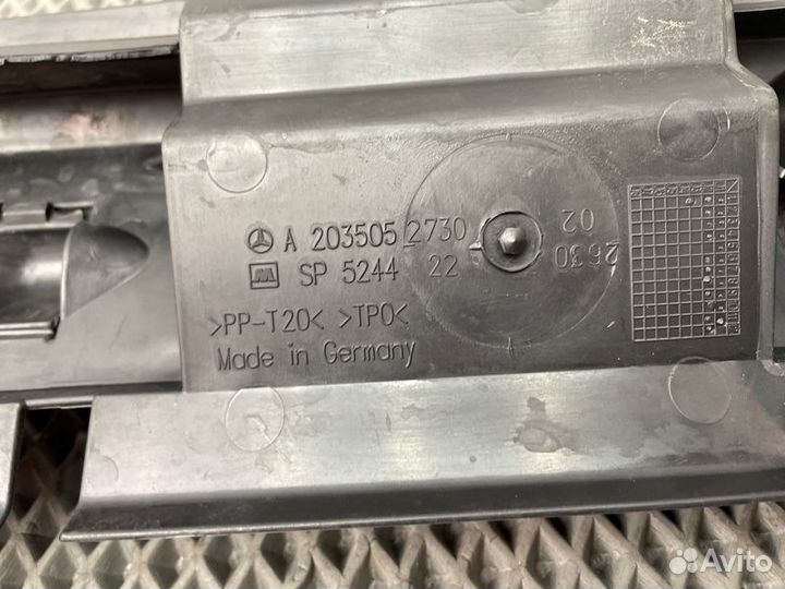 Дефлектор радиатора Mercedes-Benz C-Class 271.946