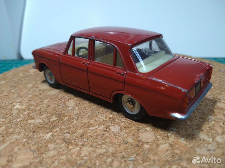 Модель автомобиля Москвич (Динки Тойс )