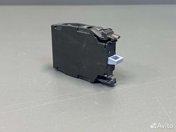 Siemens 3SU1400-1AA10-1FA0 новый, 126 шт