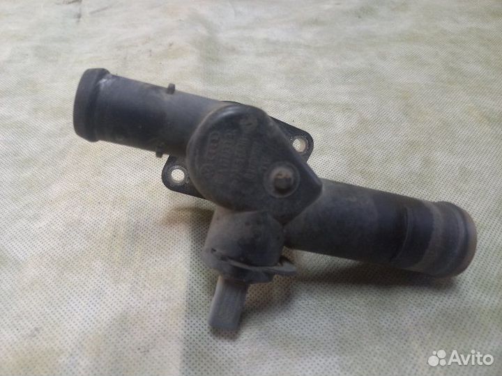 Фланец системы охлаждения Skoda Oktavia BSE