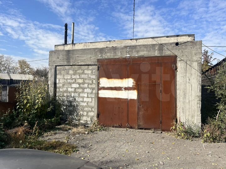 Гараж, > 30 м²