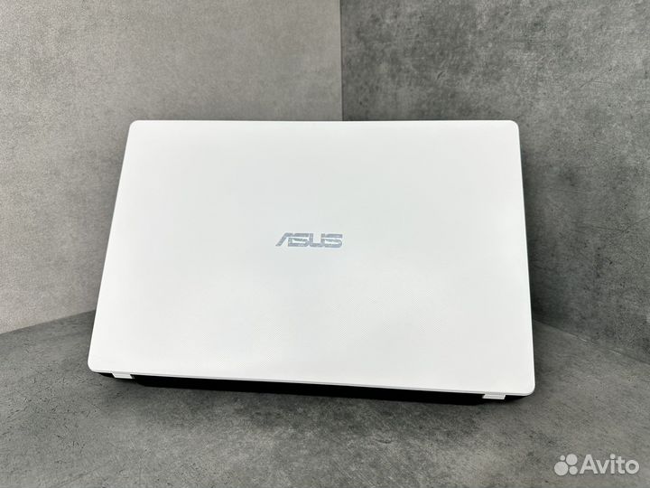Ноутбук asus X551C RAM 4GB/Intel 2117U/SSD 128gb