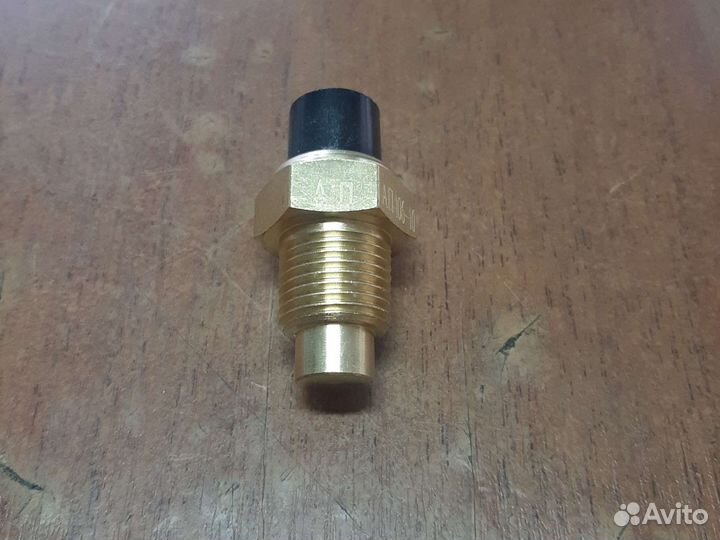 Датчик температуры жидкости газ 560 Штайер