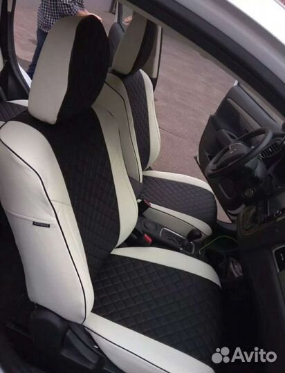 Чехлы из экокожи Митсубиси оутлендер