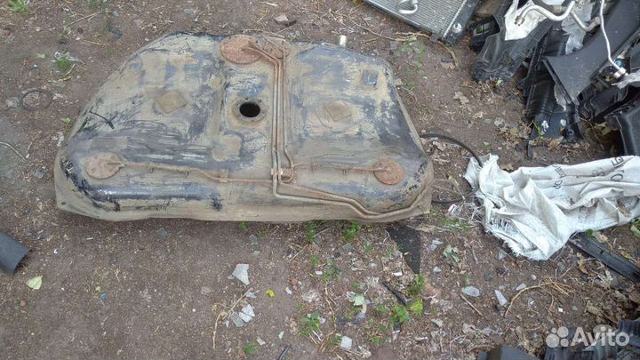 Бак топливный Toyota Carina 2. Дизель 1989г