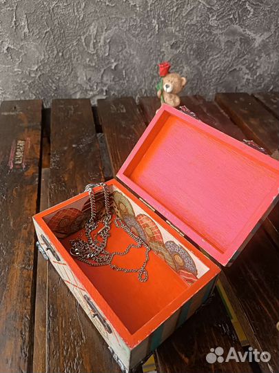 Деревянная шкатулка для украшений