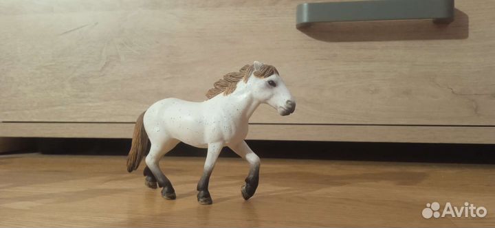 Фигурки лошадей schleich шляйх