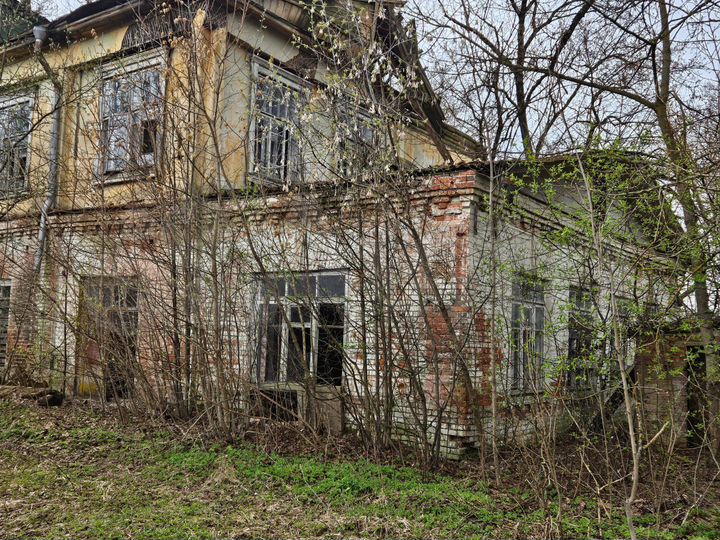 Здание 573 м² с земельным участком 1.5 Га