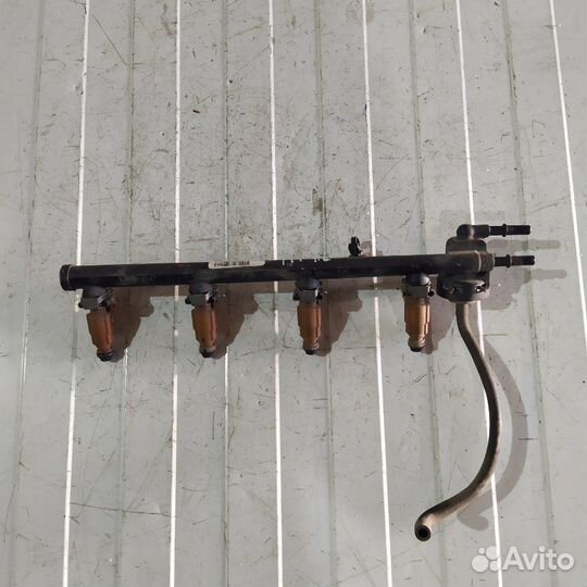 Топливная рампа Ford Focus 1 седан 1.6 2004