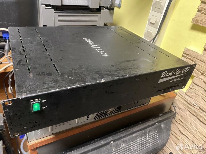 Прибор управления студийным светом compulite