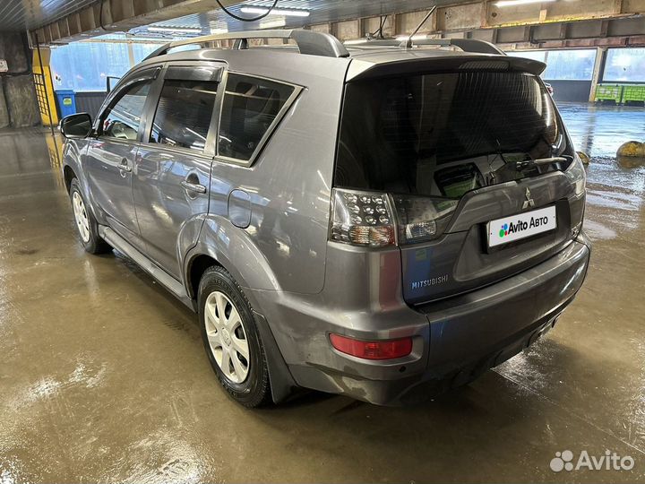 Mitsubishi Outlander 2.0 МТ, 2011, битый, 203 000 км