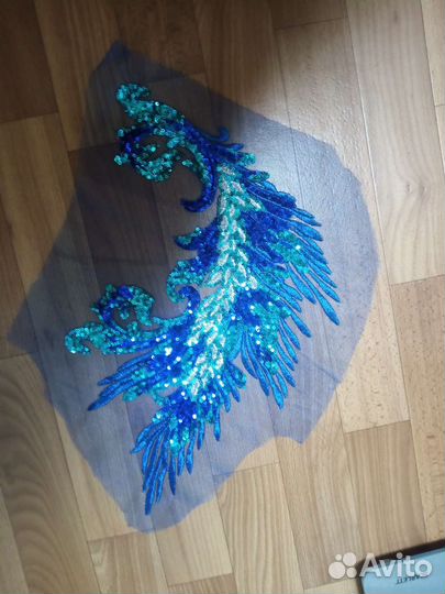 Нашивка-апликация на ткани