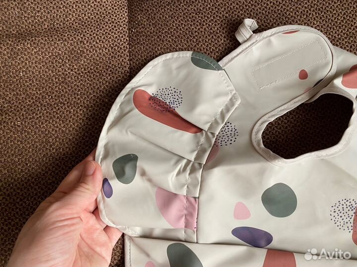 Детсктй нагрудник для кормления новый