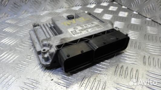 Блок управления двс skoda octavia A5 (11V12PC01)