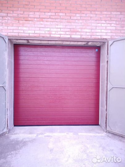 Секционные ворота