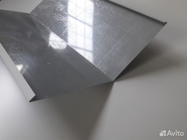 Ендова нижняя (разжелобка) 200*200 RAL 7005