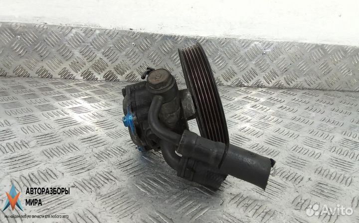 Насос гидроусилителя руля Mitsubishi L200 4 2007