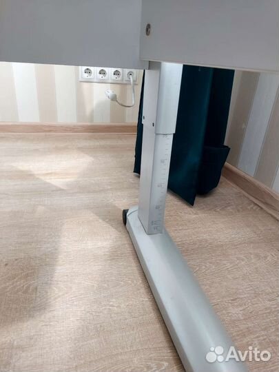 Растущая парта moll