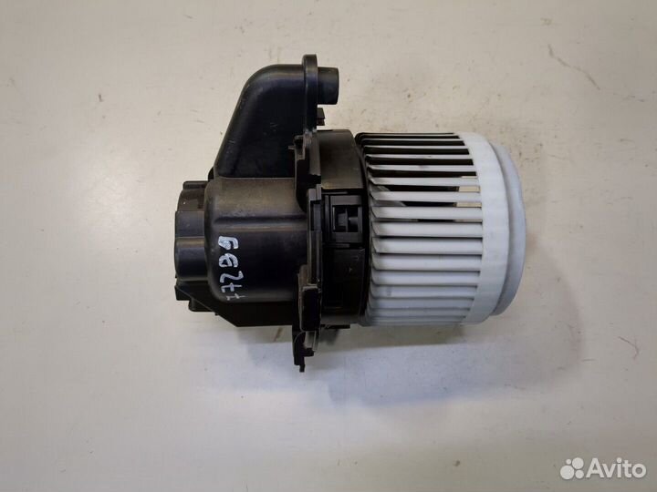 Двигатель отопителя Dacia Sandero 2012, 2014