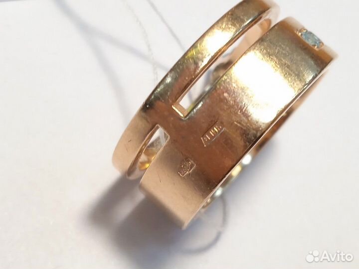 Кольцо с камнями золотое