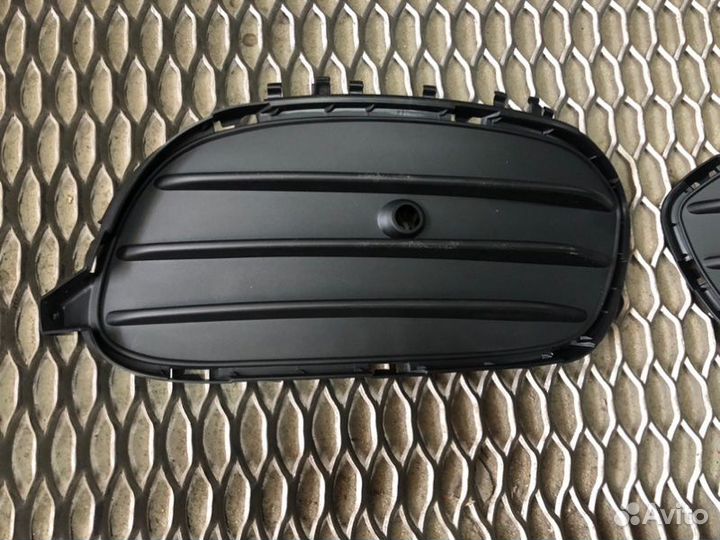 Решетка бампера передняя Mercedes-Benz Gla X156