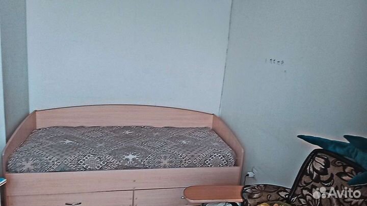 Кровать