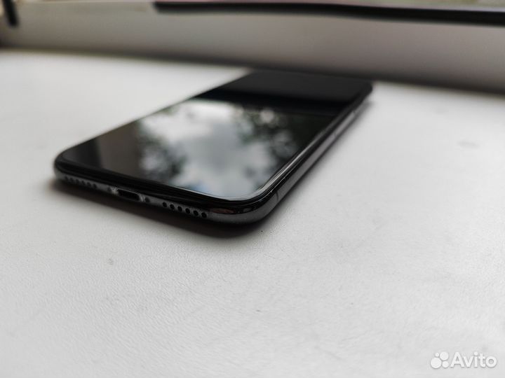 iPhone X, 64 ГБ
