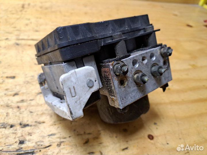 Блок ABS Mitsubishi Lancer Cedia CS5W 4G93 GDI