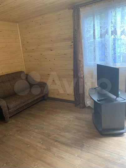 Дом 25 м² на участке 5 сот.