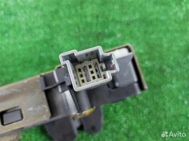 Замок крышки багажника Volvo XC90 2006