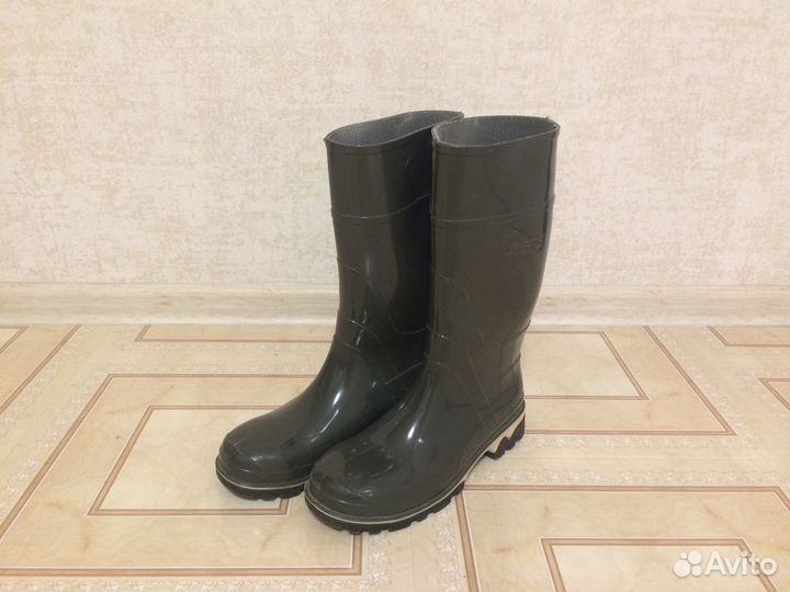 Продам сапоги резиновые