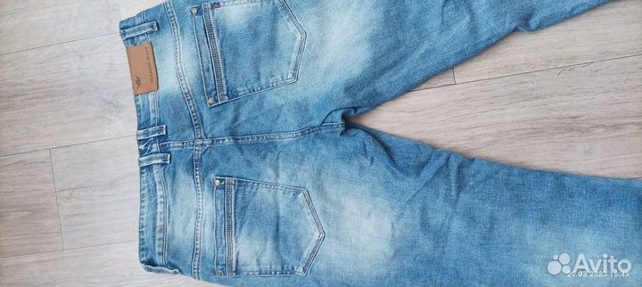 Джинсы