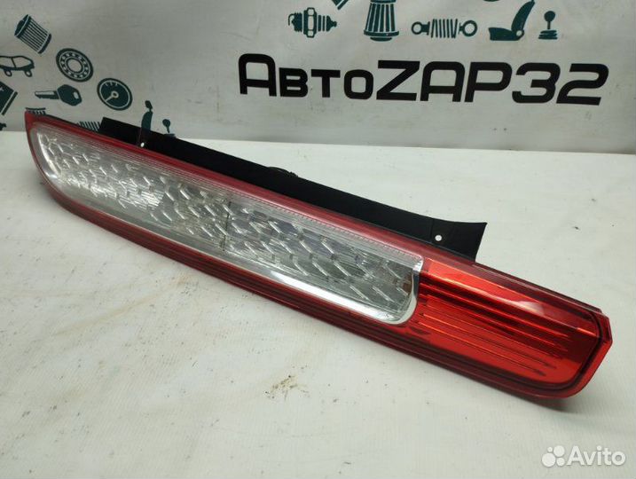 Фонарь задний правый Ford Focus хэтчбек 2010