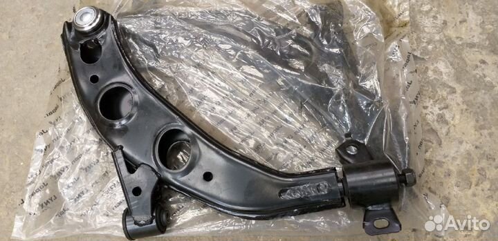 Рычаг подвески передний Mazda 626