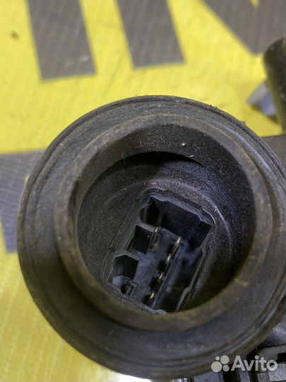 Стеклоподъемник задний левый Toyota Voxy