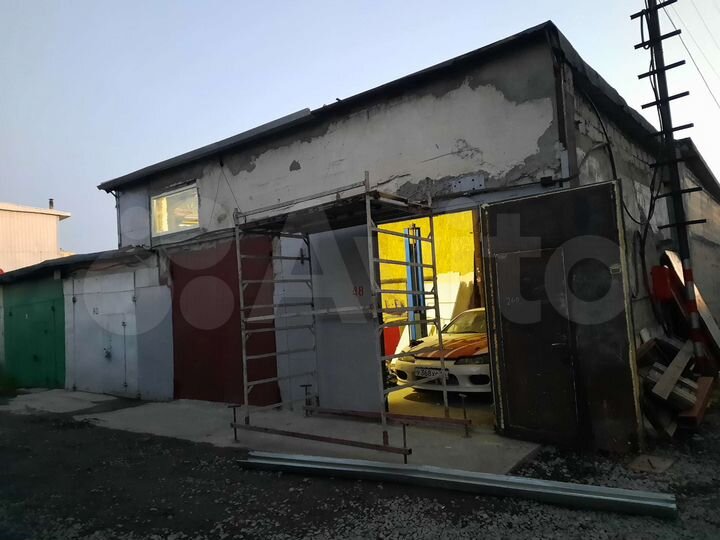 Гараж, > 30 м²