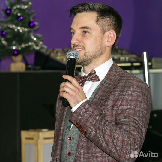 Ведущий Игорь Никитин