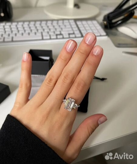 16.5 Кольцо с цирконом 7карат