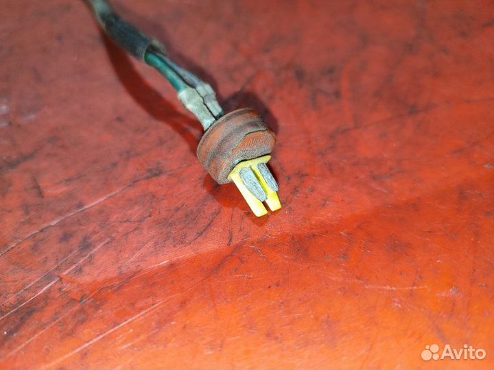 Патрон поворотника передний Mazda 626 Ge седан 1.8