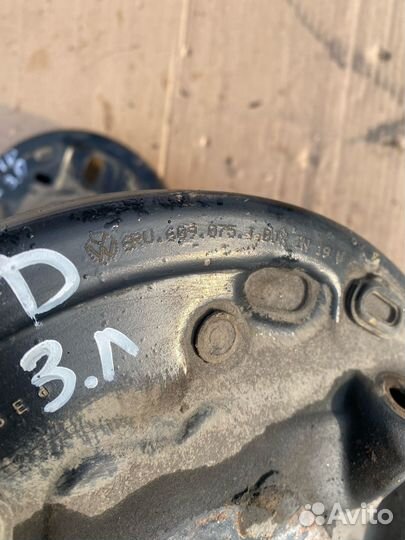 Щит опорный задний Skoda Rapid 1 VW Polo 5 sedan