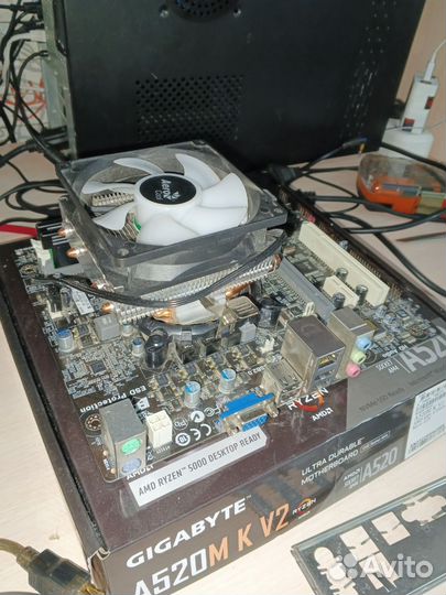 Материнская плата с процессором и памятью