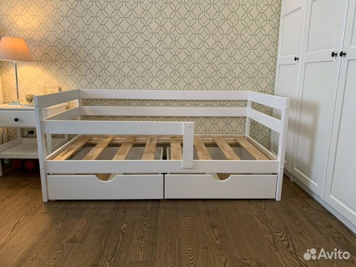 Кровать детская 140х70 из сосны в наличии