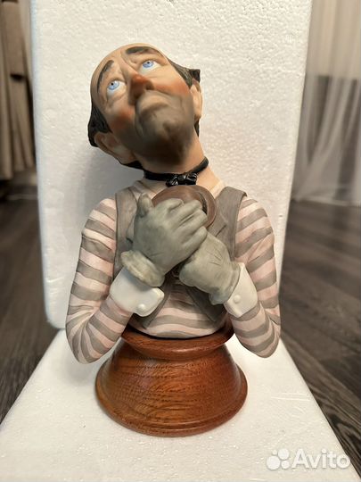 Статуэтка клоуна