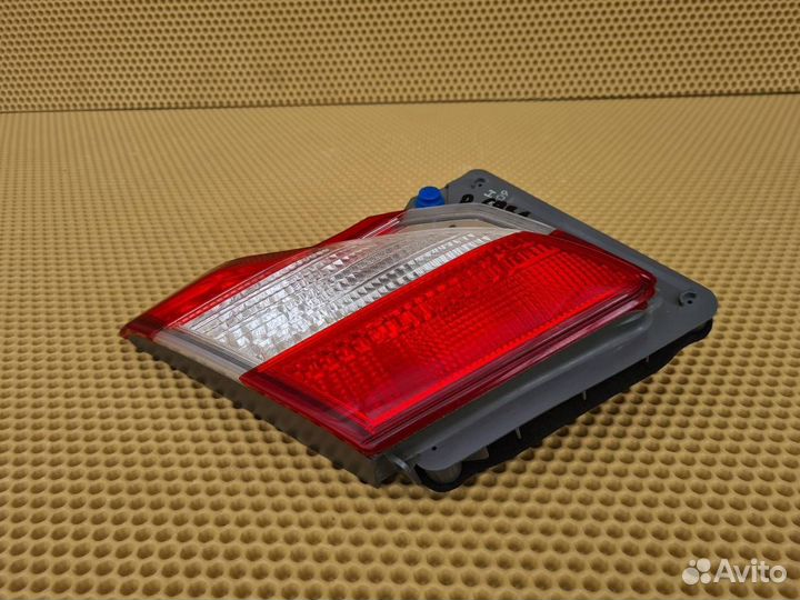 Фонарь в крышку багажника задний левый Infiniti